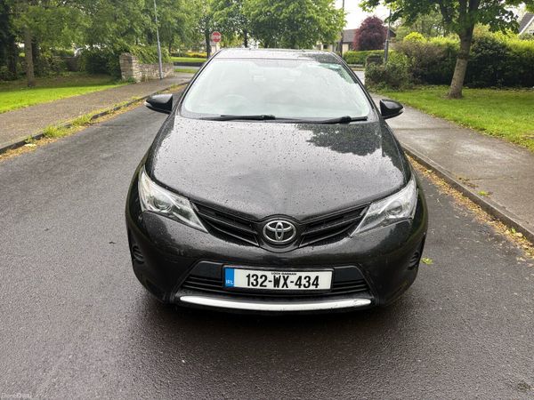 Toyota Auris Hatchback, Diesel, 2013, Black