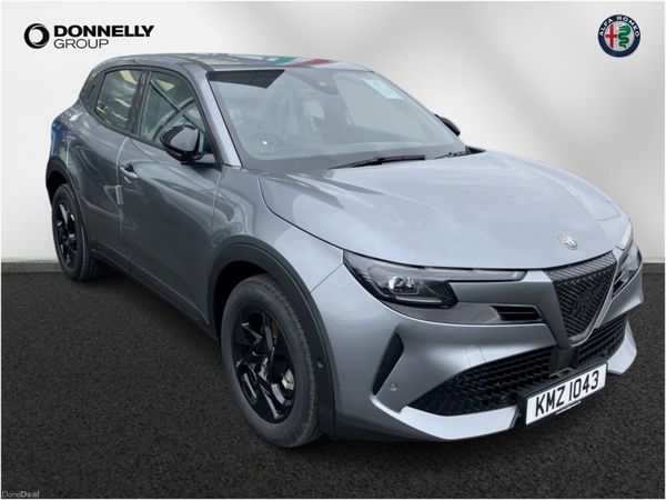 Alfa Romeo Junior Hatchback, Petrol, 2026, 
