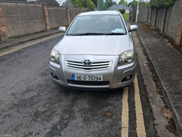 Toyota Avensis Saloon, Petrol, 2006, Silver