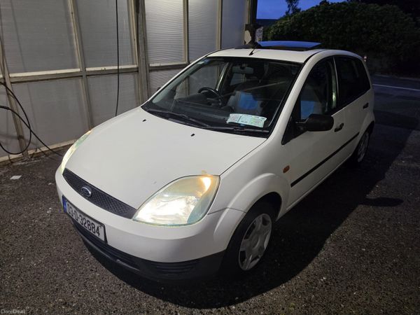 Ford Fiesta Hatchback, Petrol, 2003, White
