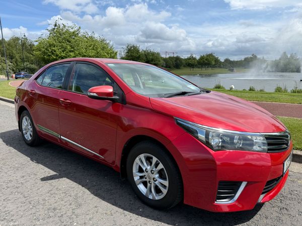 Toyota Corolla Saloon, Diesel, 2015, Red