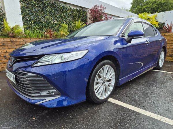 Toyota Camry Saloon, Petrol Hybrid, 2020, Blue