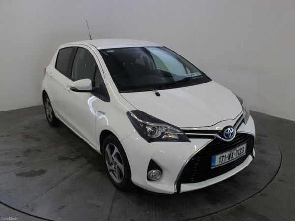 Toyota Yaris Hatchback, Petrol Hybrid, 2017, White