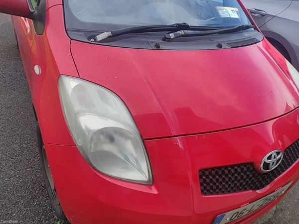 Toyota Yaris Hatchback, Petrol, 2006, Red