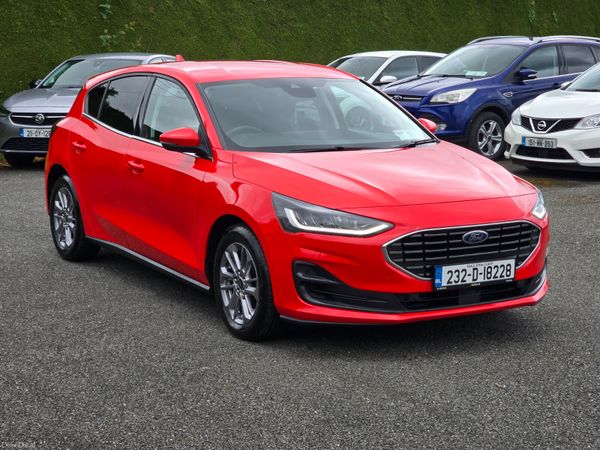 Ford Focus Hatchback, Petrol, 2023, Red