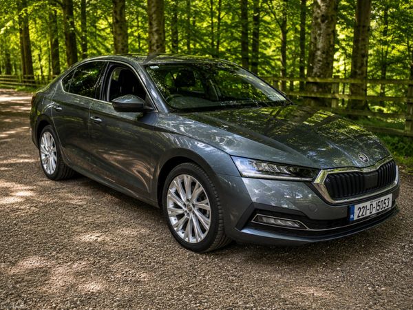 Skoda Superb Saloon, Petrol Plug-in Hybrid, 2022, Grey