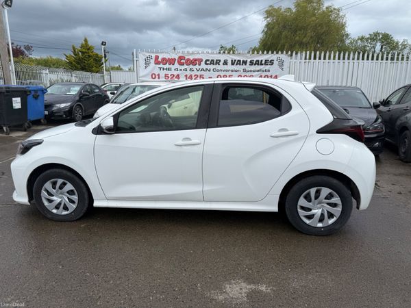 Toyota Yaris Hatchback, Petrol, 2020, White