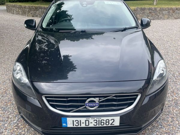 Volvo V40 Hatchback, Diesel, 2013, Black
