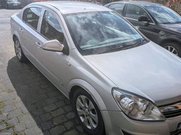Opel Astra Saloon, Diesel, 2010, Silver