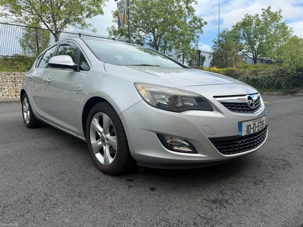 Opel Astra Hatchback, Diesel, 2010, Silver