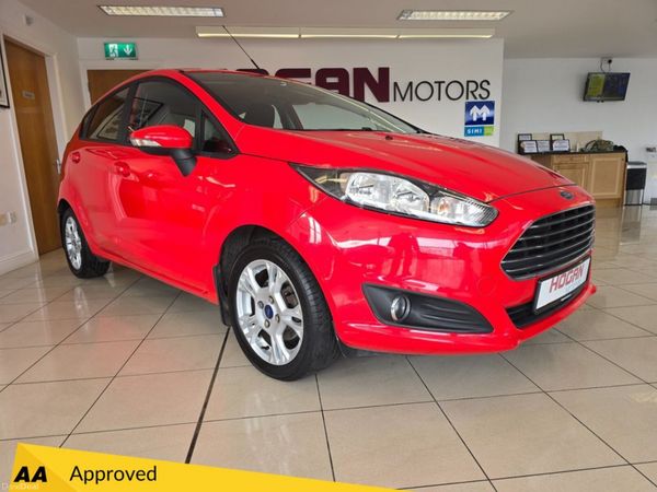 Ford Fiesta Hatchback, Petrol, 2014, Red
