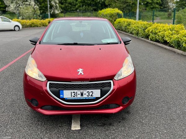 Peugeot 208 Hatchback, Petrol, 2013, Red