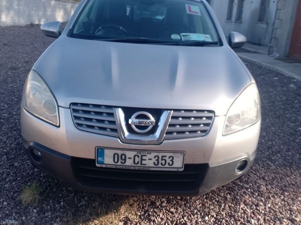Nissan Qashqai Hatchback, Diesel, 2009, Silver