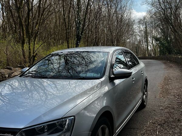 Volkswagen Jetta Saloon, Diesel, 2012, Silver