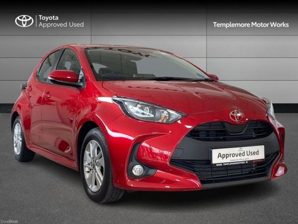 Toyota Yaris Hatchback, Petrol Hybrid, 2024, Red