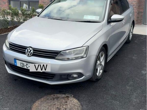 Volkswagen Jetta Saloon, Diesel, 2013, Silver