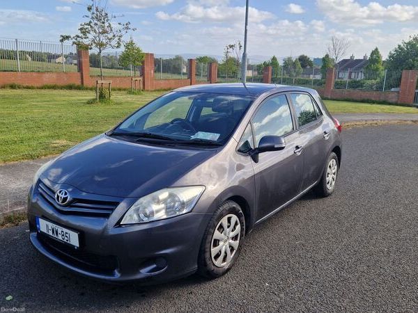 Toyota Auris Hatchback, Diesel, 2011, Grey
