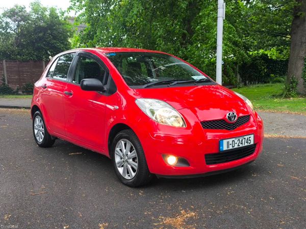 Toyota Yaris Hatchback, Petrol, 2011, Red