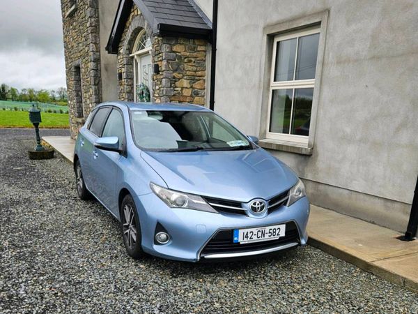 Toyota Auris Hatchback, Diesel, 2014, Blue