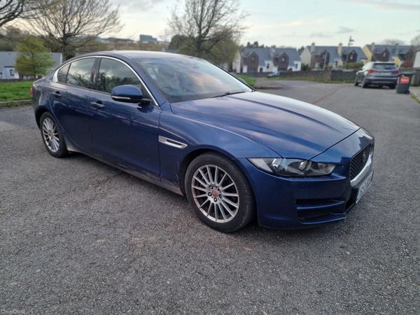 Jaguar XE Saloon, Diesel, 2015, Blue