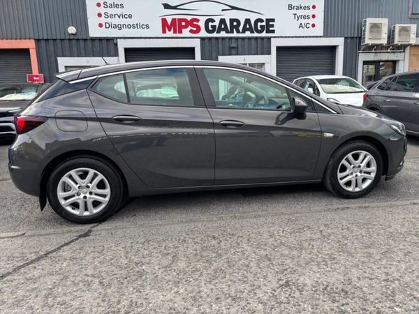 Opel Astra Hatchback, Petrol, 2016, Grey