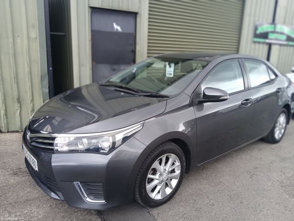 Toyota Corolla Saloon, Diesel, 2015, Grey