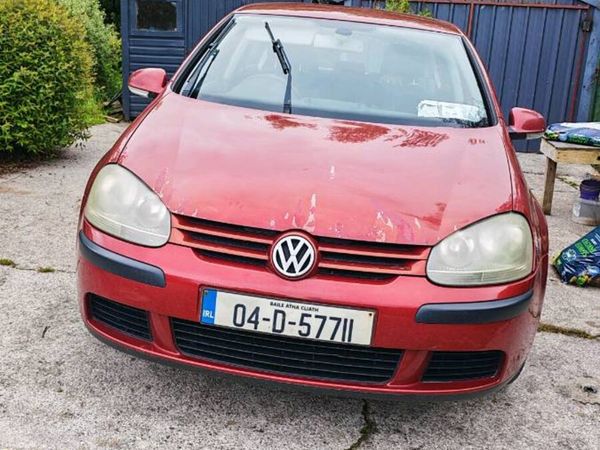 Volkswagen Golf Hatchback, Petrol, 2004, Red