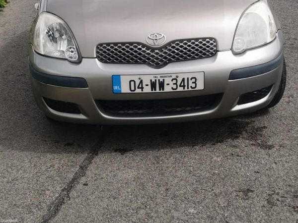 Toyota Yaris Hatchback, Petrol, 2004, Grey