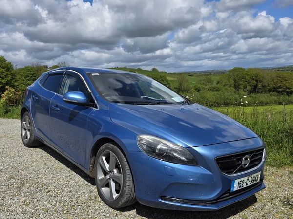 Volvo V40 Hatchback, Petrol, 2015, Blue