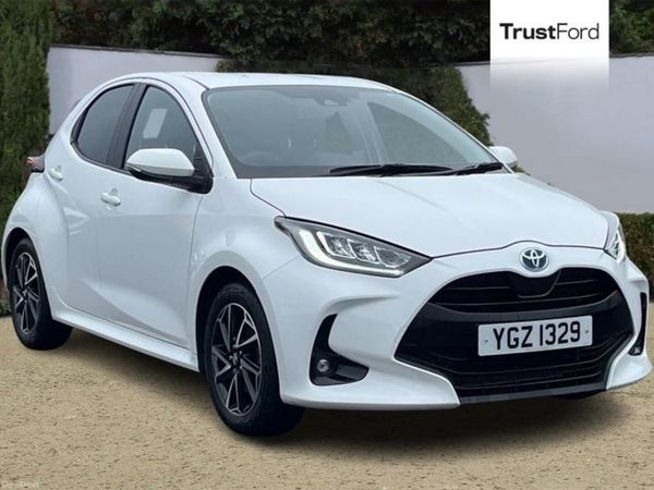 Toyota Yaris Hatchback, Petrol Hybrid, 2022, White