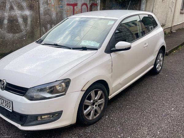 Volkswagen Polo Hatchback, Petrol, 2012, White