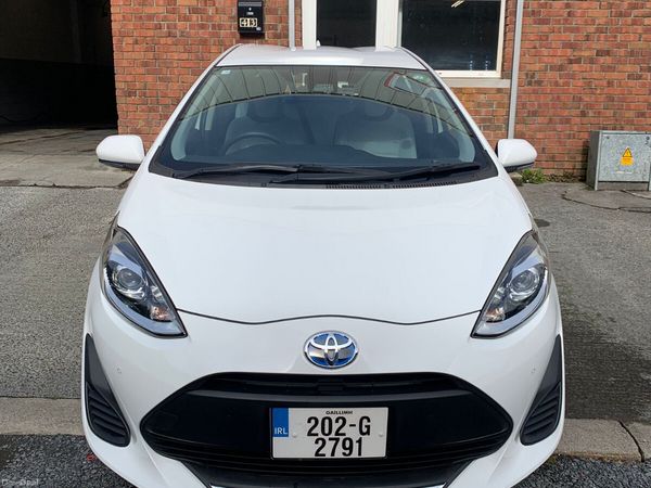 Toyota Aqua Hatchback, Petrol Hybrid, 2020, White