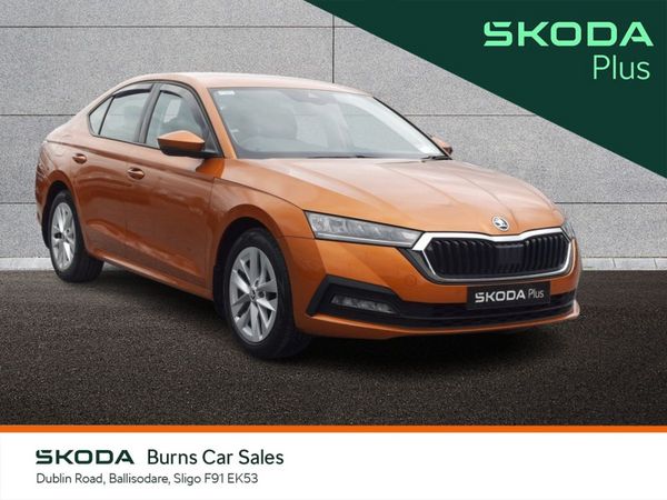 Skoda Octavia Saloon, Diesel, 2024, Orange