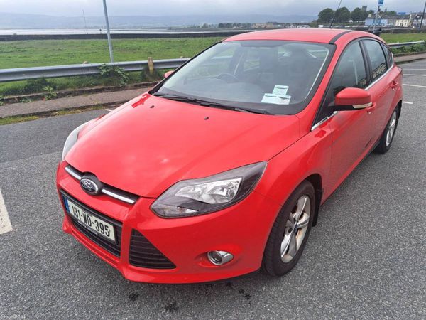 Ford Focus Hatchback, Diesel, 2013, Red