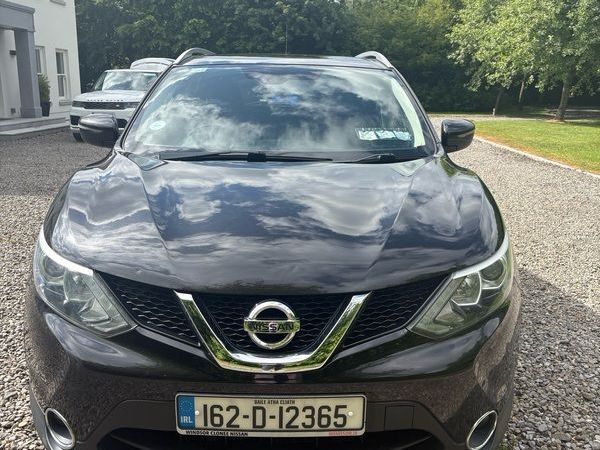 Nissan Qashqai Hatchback, Diesel, 2016, Black