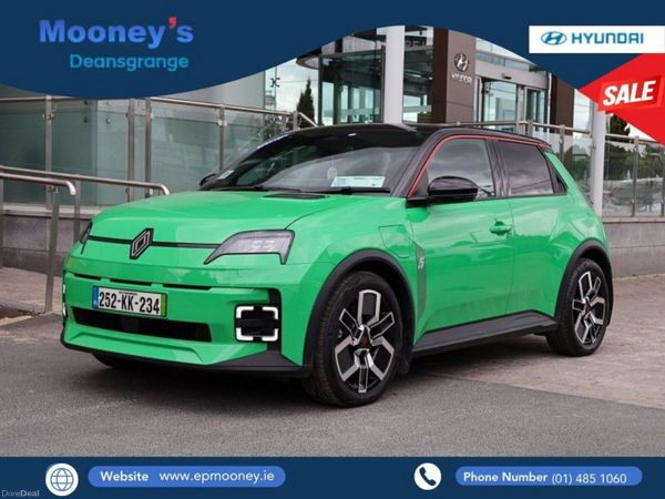 Renault 5 Hatchback, Electric, 2025, Green