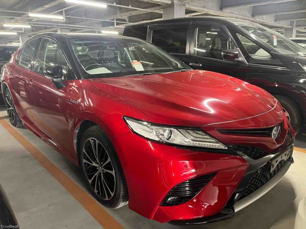 Toyota Camry Saloon, Petrol Hybrid, 2019, Red