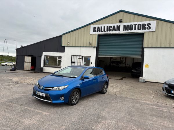 Toyota Auris Hatchback, Petrol Hybrid, 2014, Blue
