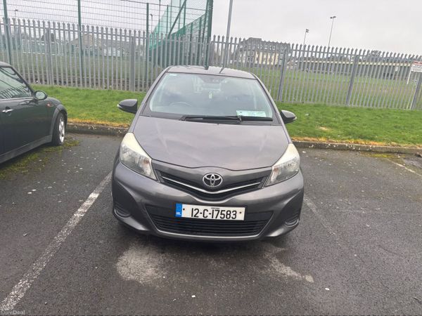 Toyota Yaris Hatchback, Petrol, 2012, Grey