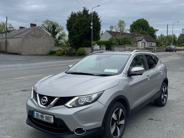 Nissan Qashqai Hatchback, Diesel, 2016, Silver