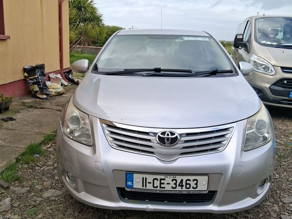 Toyota Avensis Saloon, Diesel, 2011, Silver