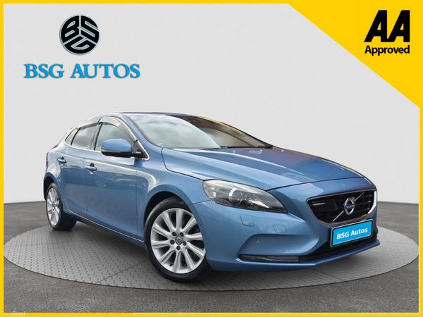 Volvo V40 Hatchback, Petrol, 2015, Blue