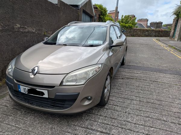 Renault Megane Estate, Diesel, 2010, Gold