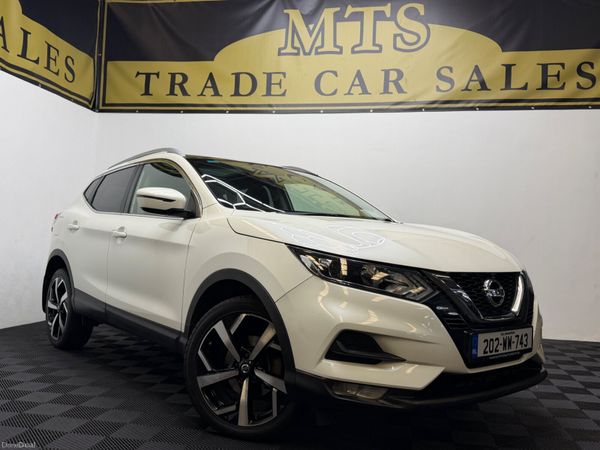 Nissan Qashqai MPV, Petrol, 2020, White