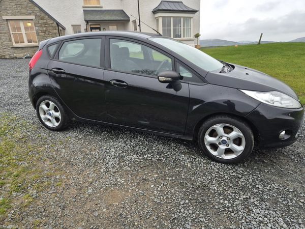 Ford Fiesta Hatchback, Petrol, 2011, Black