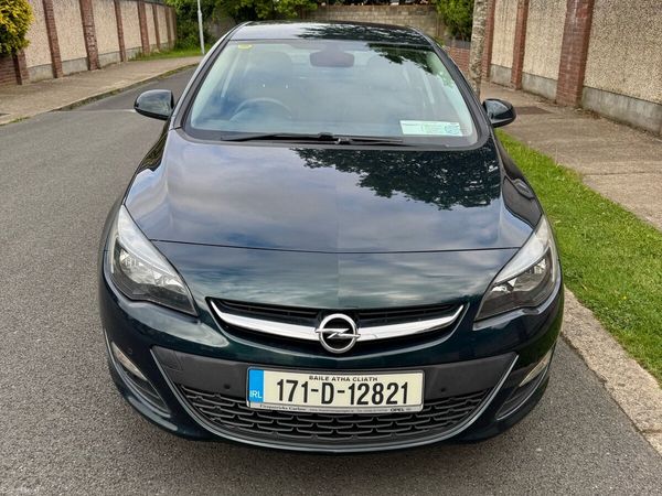 Opel Astra Saloon, Diesel, 2017, Green