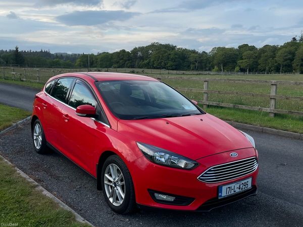 Ford Focus Hatchback, Petrol, 2017, Red