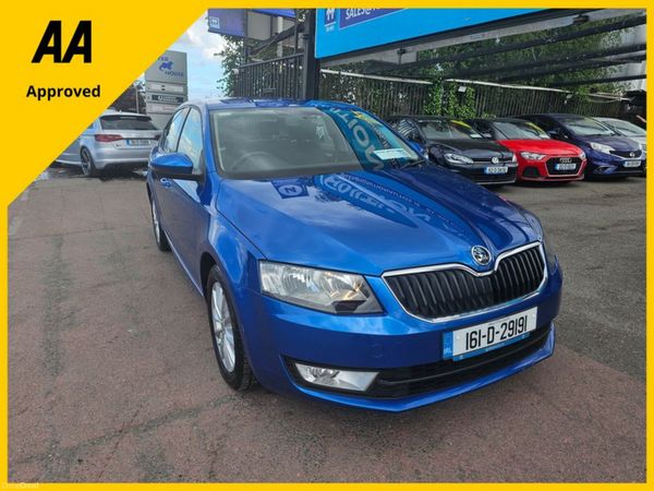 Skoda Octavia Saloon, Diesel, 2016, Blue