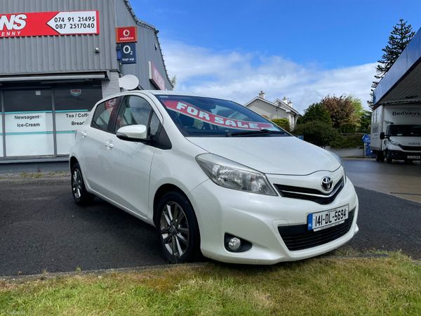 Toyota Yaris Hatchback, Petrol, 2014, White