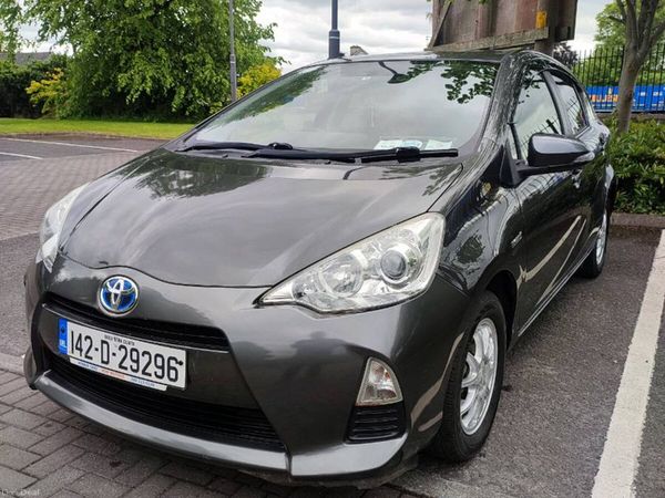 Toyota Aqua Hatchback, Petrol Hybrid, 2014, Grey